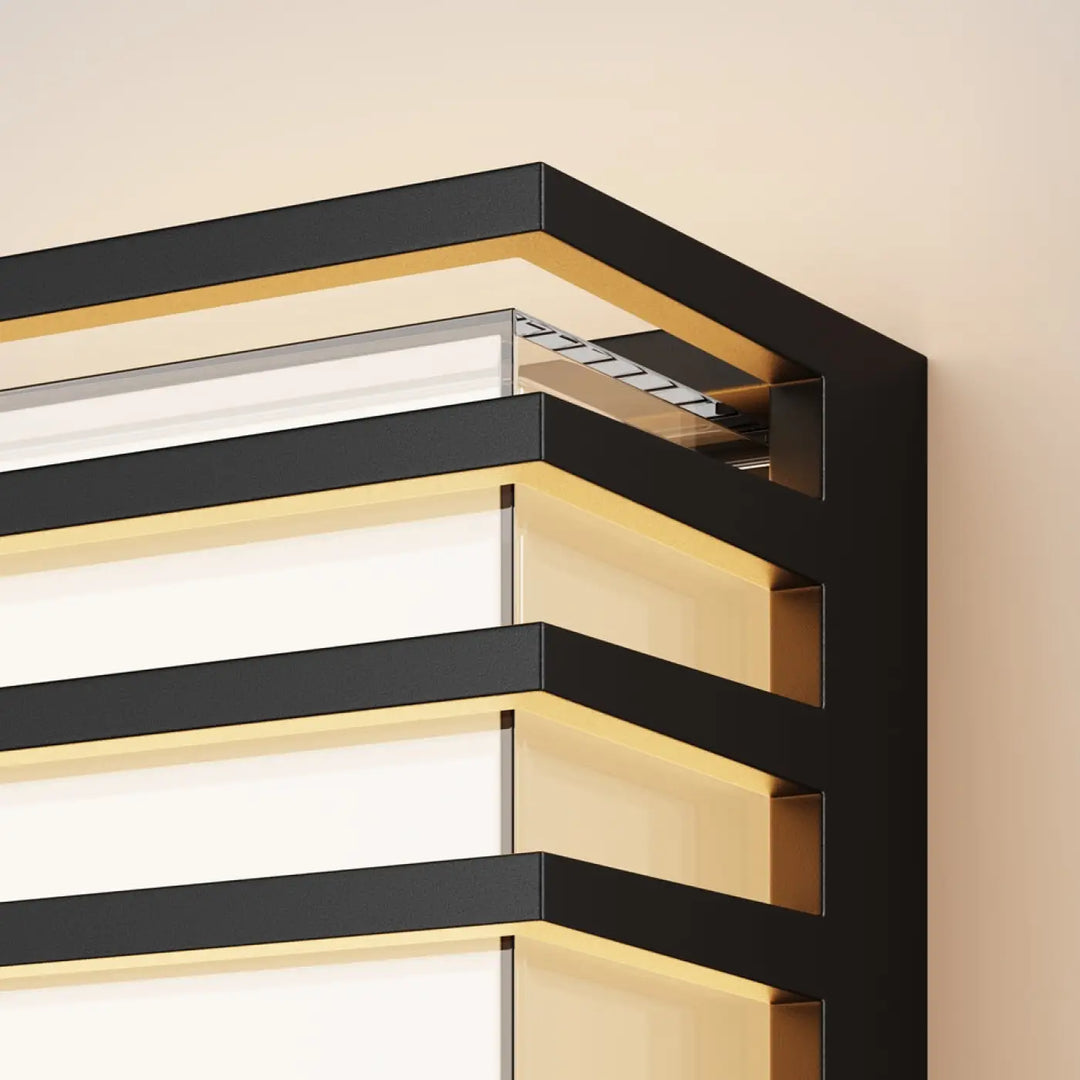 Applique extérieur downing street cube en aluminium noir avec verre opale et LED chaude encadrée noir moderne