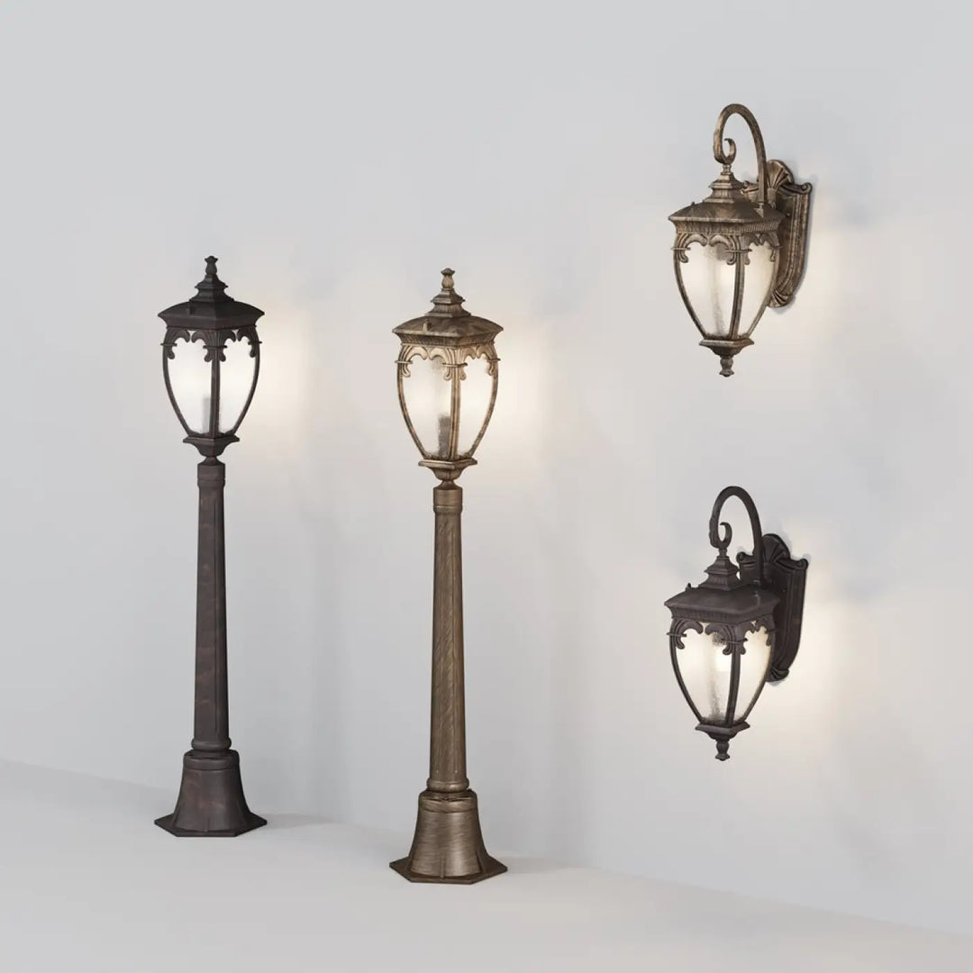 Applique extérieure fleur en fer forgé finition bronze avec lanterne italienne à panneaux de verre clair et détails baroque