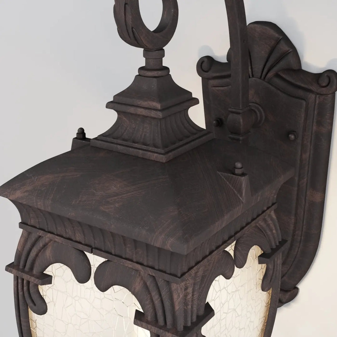 Applique extérieure lanterne italienne en fer forgé bronze foncé avec détails gothiques et verre craquelé baroque