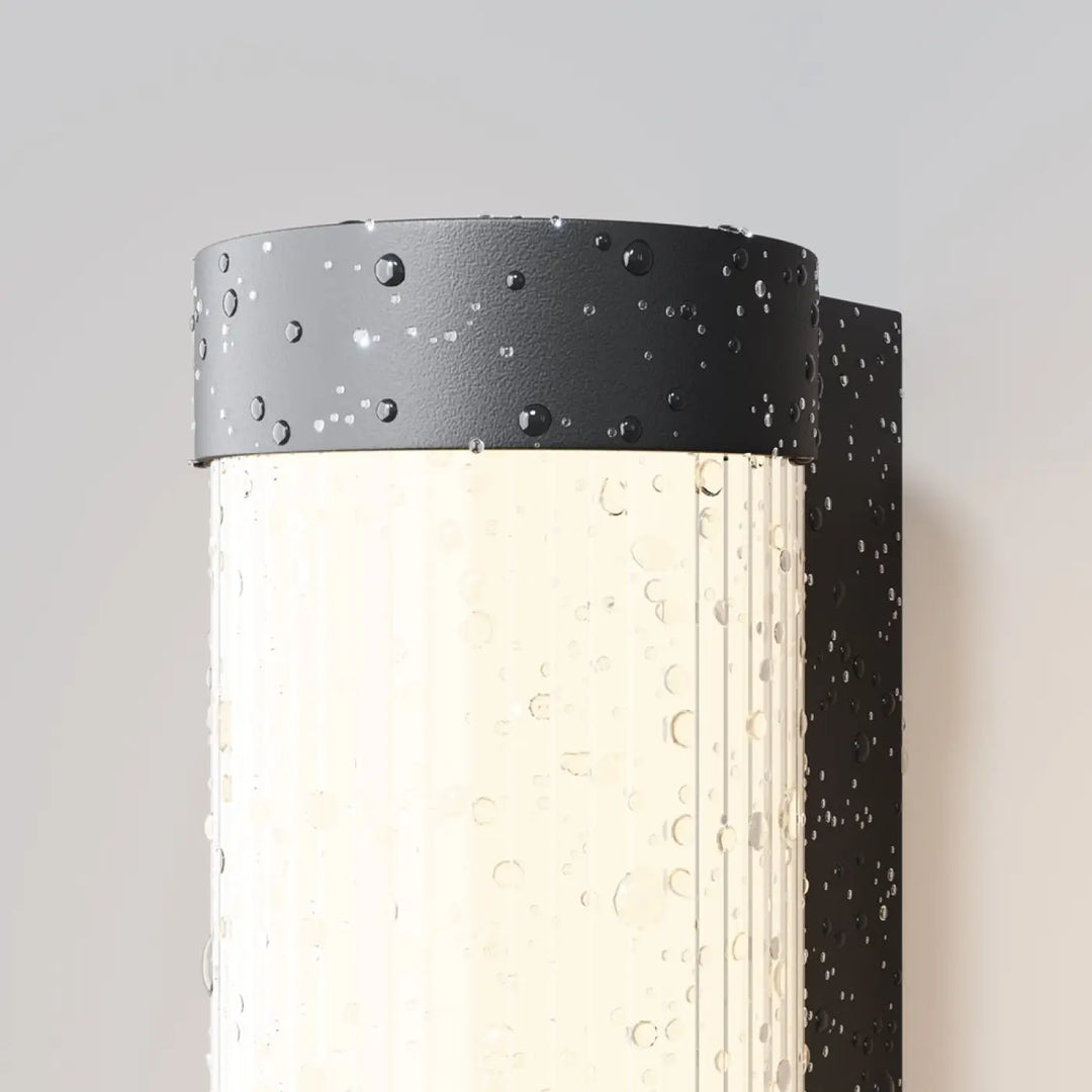 Applique extérieure led en aluminium noir avec verre dépoli à rainures verticales modèle rounge tube