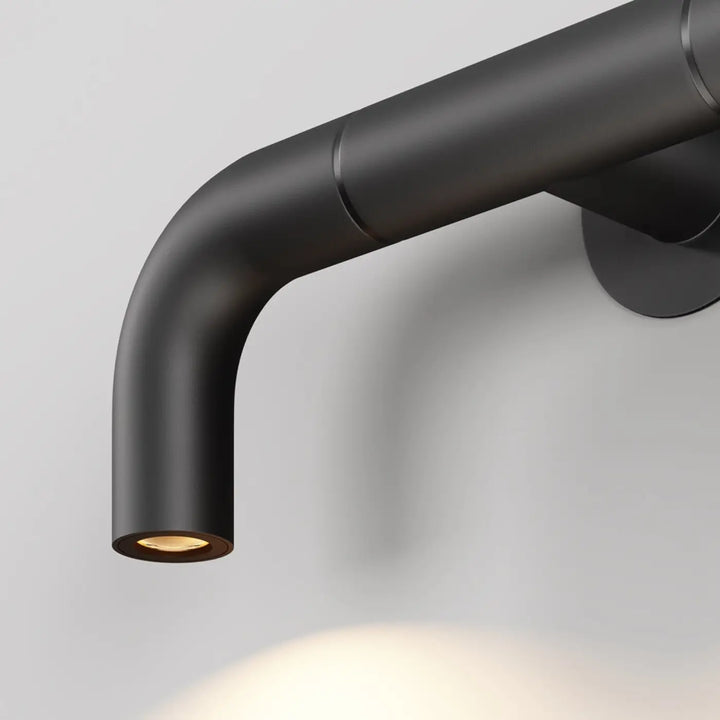 Applique extérieure led en aluminium noir finition mate avec design industriel et lumière led ton chaud modèle sleek cube