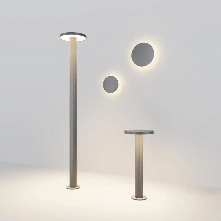Applique extérieure led WALD disque en acier gris avec tiges cylindriques métalliques et luminaires circulaires doux