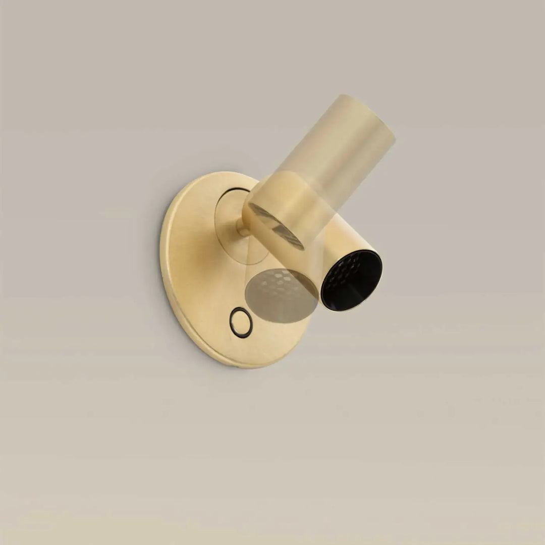 Détail de la tête LED de l'applique Chic dorée #couleur_dore
