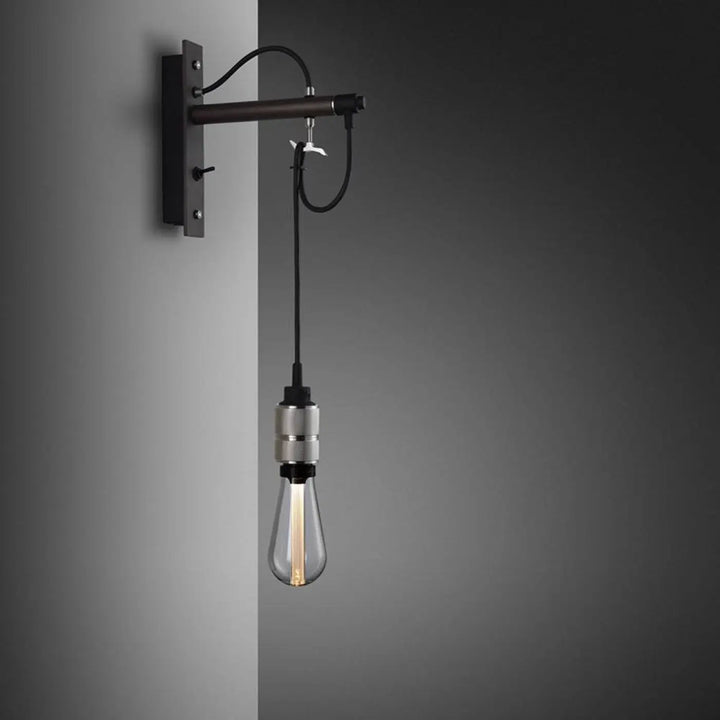 Applique murale Hooked Nude en acier #couleur_argent