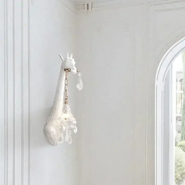 Applique Murale Animal Avec Une Tête De Girafe Blanche Élégante