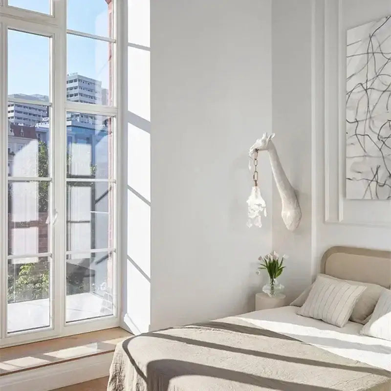 Applique Murale Animal Avec Une Tête De Girafe Blanche Élégante