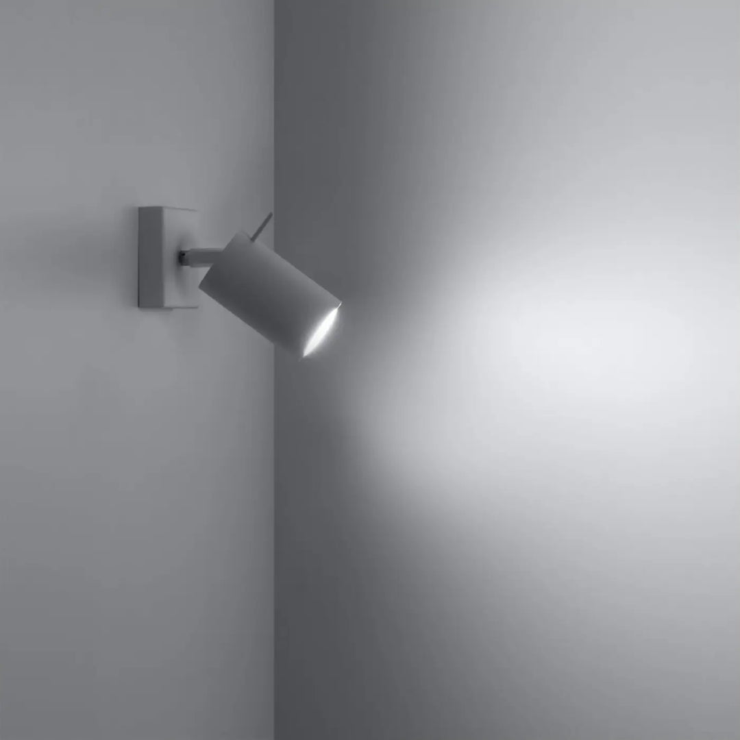 Applique murale ring blanc avec spot cylindrique et base carrée offrant totale liberté d’aménagement et confort d’utilisation