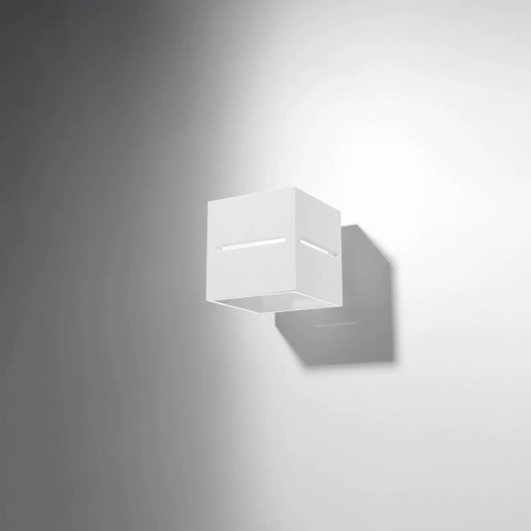 Applique murale lobo blanc en forme de cube avec perforation linéaire moderne pour éclairage mural design