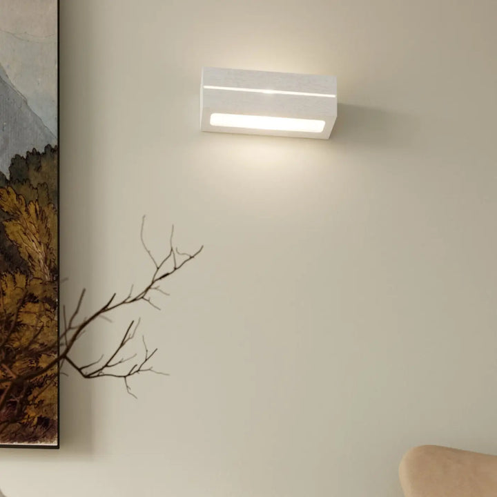 Applique murale rectangulaire blanche en céramique vega line avec design moderne pour une belle lumière