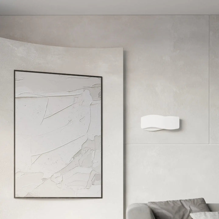 Applique murale tila 30 blanc avec design original en vague, luminaire tila intemporel pour éclairage minimaliste