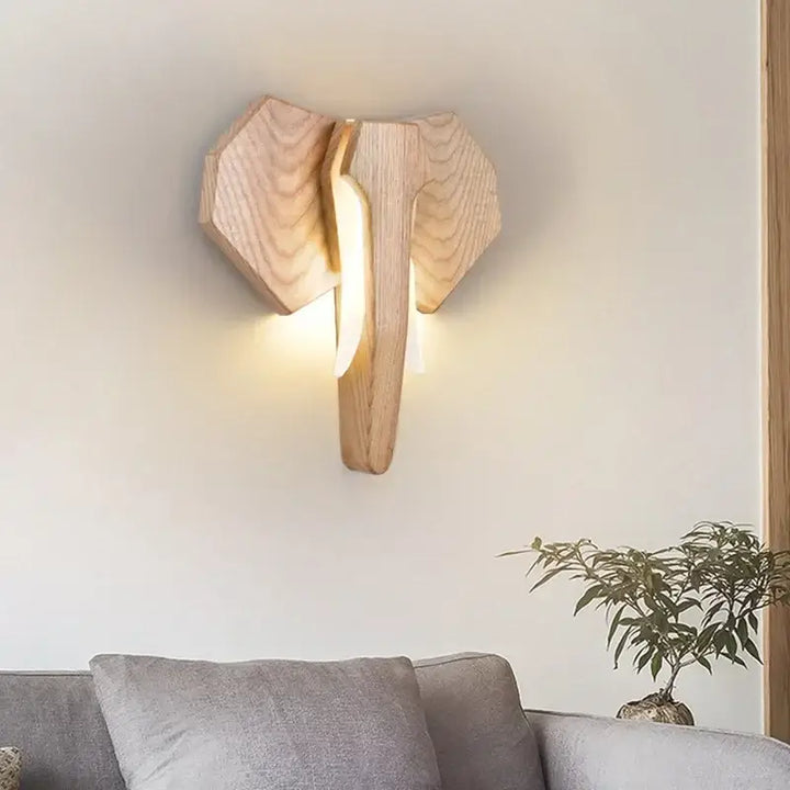 Applique murale en bois tête d’animal style sculptural

