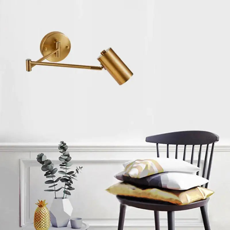 Applique Murale Bras Articulé Dorée au Design Géométrique