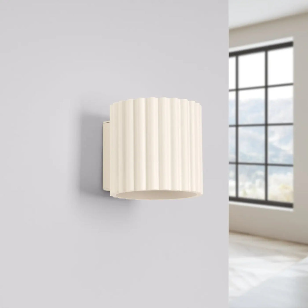 Applique murale beige éteinte, vue rapprochée