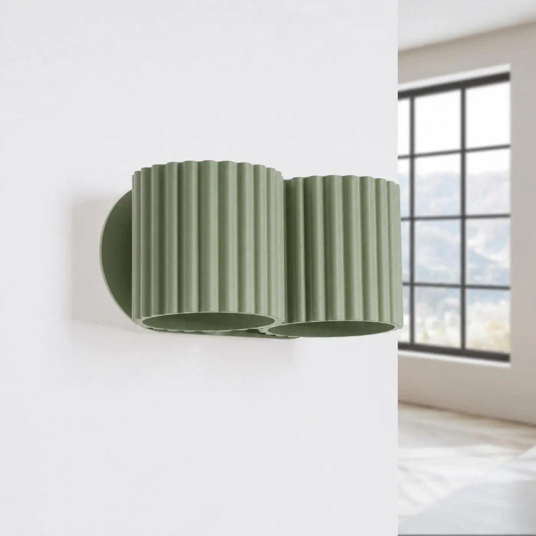 Applique murale vert olive éteinte, vue rapprochée
