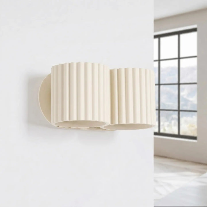 Applique murale beige éteinte, vue rapprochée
