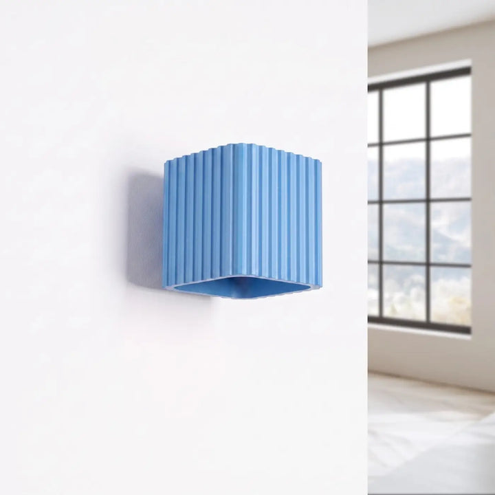 Applique murale Riff carrée en aluminium bleu azur, éteinte
