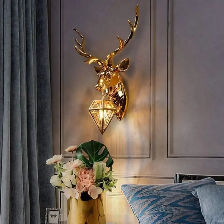 Applique Murale Cerf En Aluminium Doré Et Acrylique