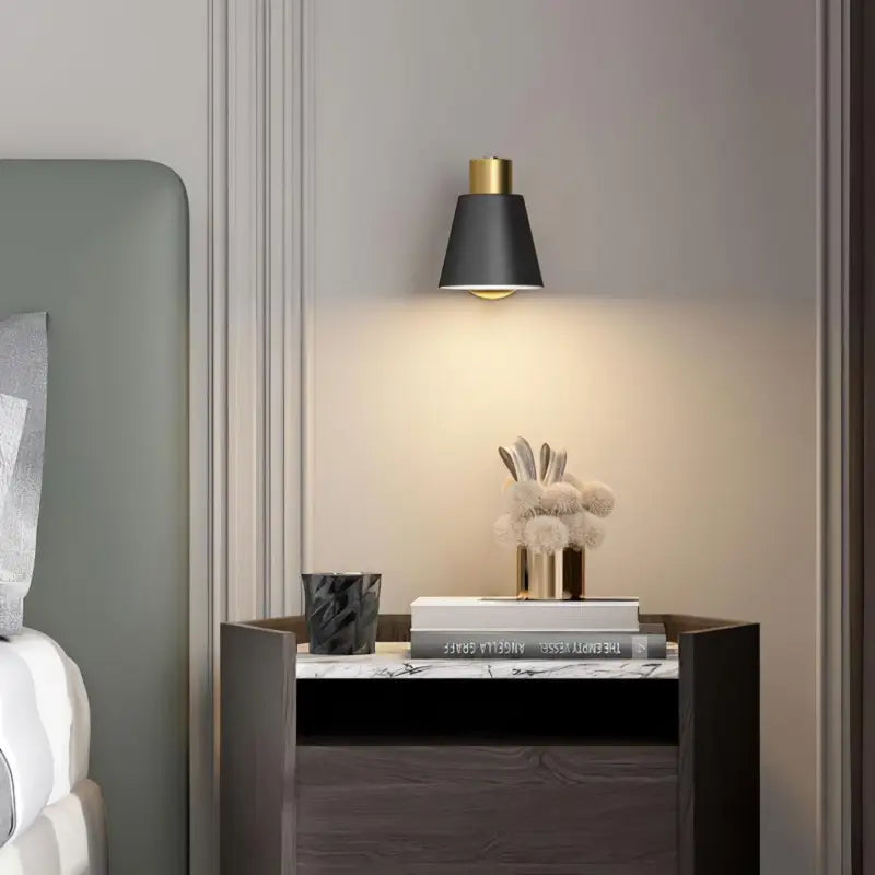 Applique Murale Pour Chambre Adulte Style Conique Inversé