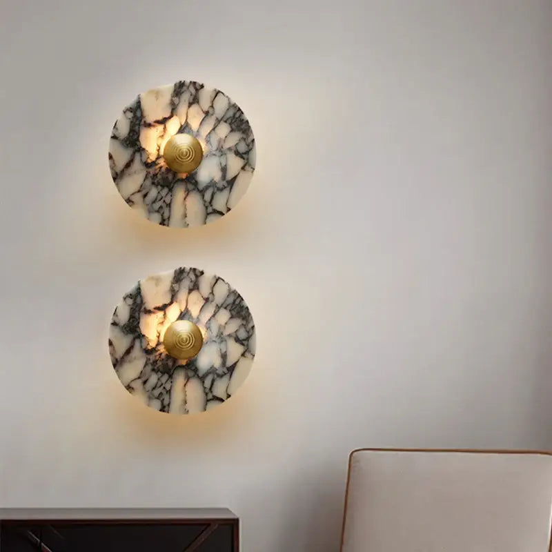 Applique murale chic et moderne en marbre avec détail laiton