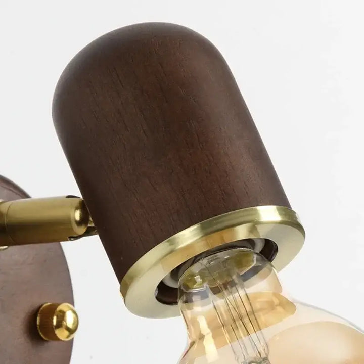 Applique murale couleur caffé avec une ampoule incandescente

