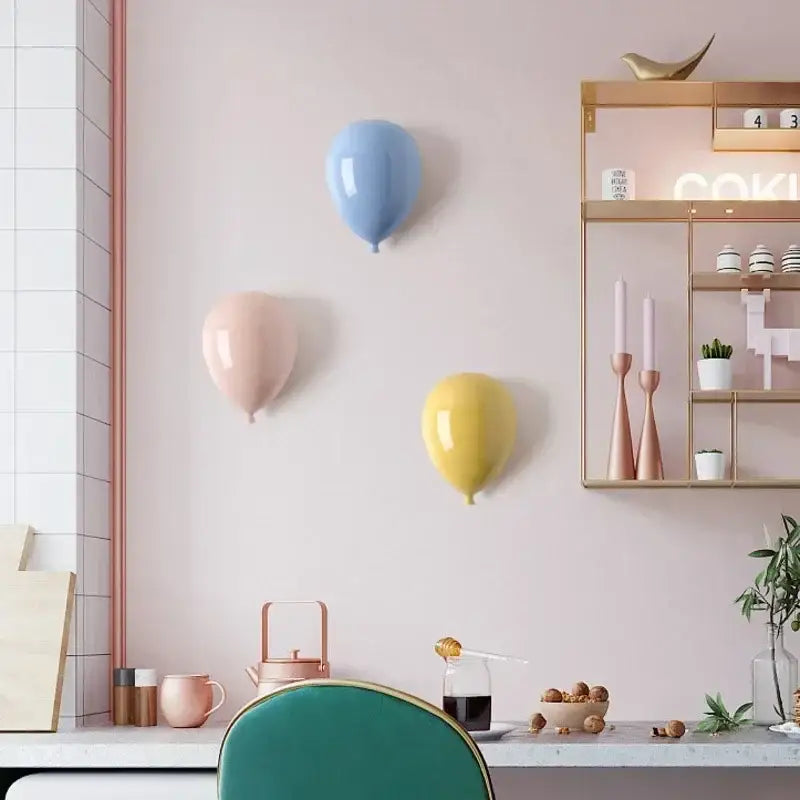 Applique Murale Design Ballon En Céramique Colorée Élégante