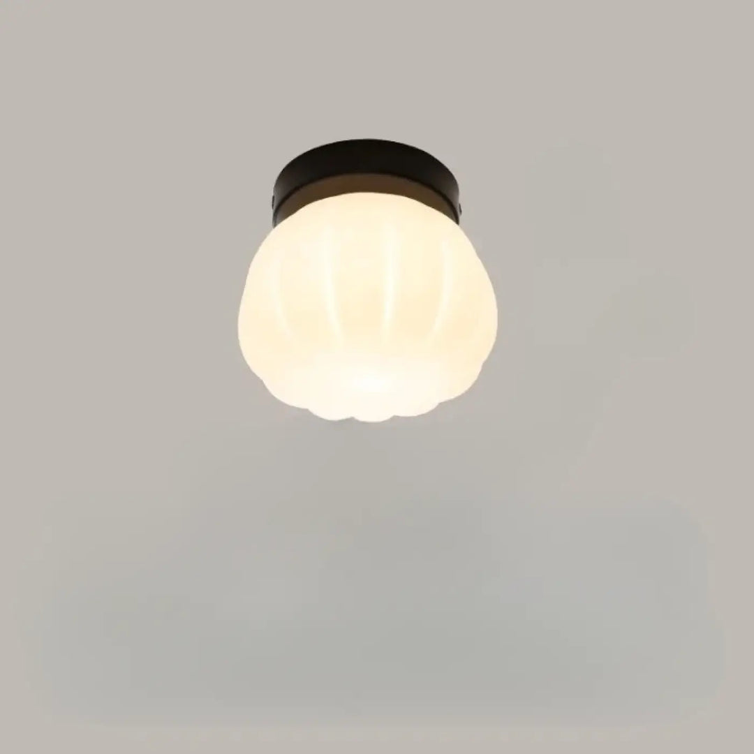 Applique murale puffo avec globe en verre dépoli à rayures verticales et base noire métal design doux et abat-jours arrondis