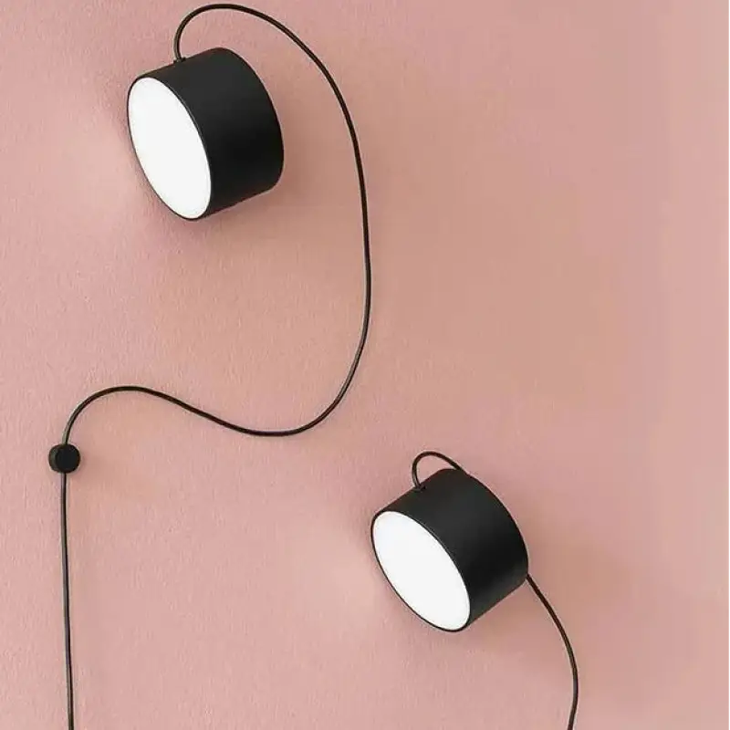 Applique murale design flexible noire avec câble long chic
