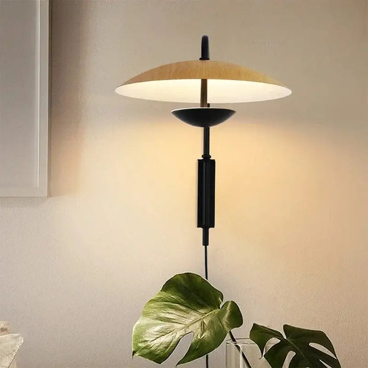 Applique murale design métal noir à abat jour rond élégante