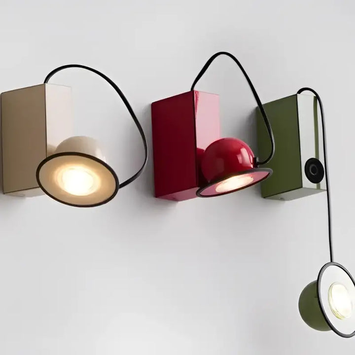 Applique design moderne compacte en métal beige vert rouge