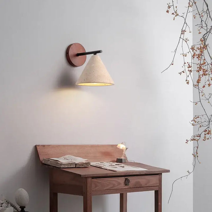 Applique murale design scandinave avec abat jour conique beige