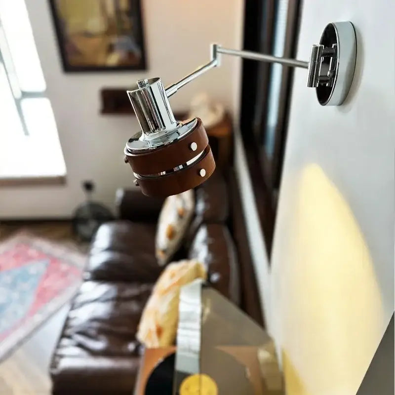 Applique murale design scandinave métal orientable élégant