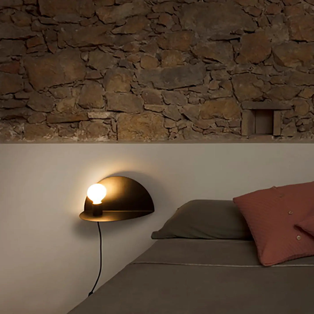 Applique murale Nit noire de Faro Barcelona en situation