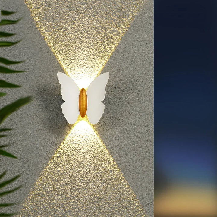 Applique murale extérieure en forme de papillon

