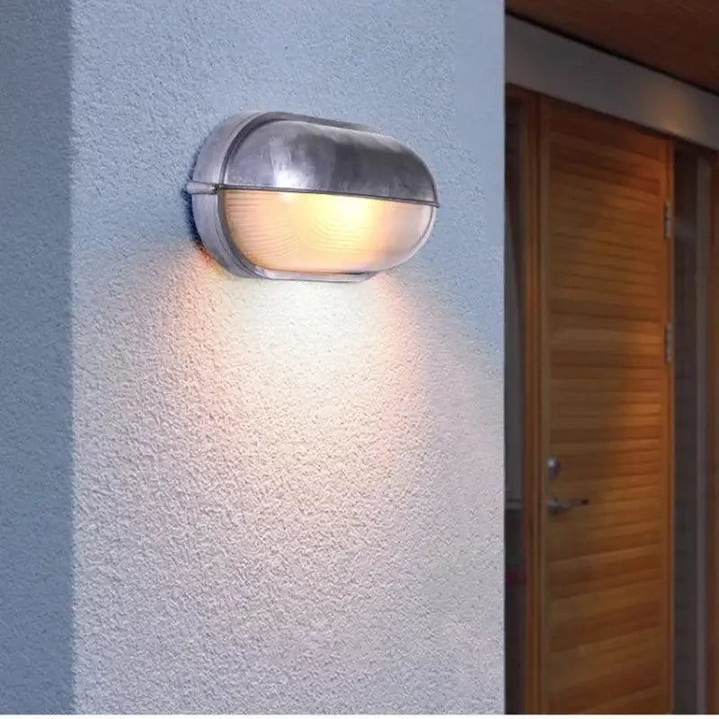 Applique murale extérieure industrielle en métal argenté vintage