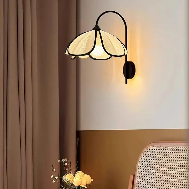 Applique Murale Feuille Noire Métal Forme Fleur