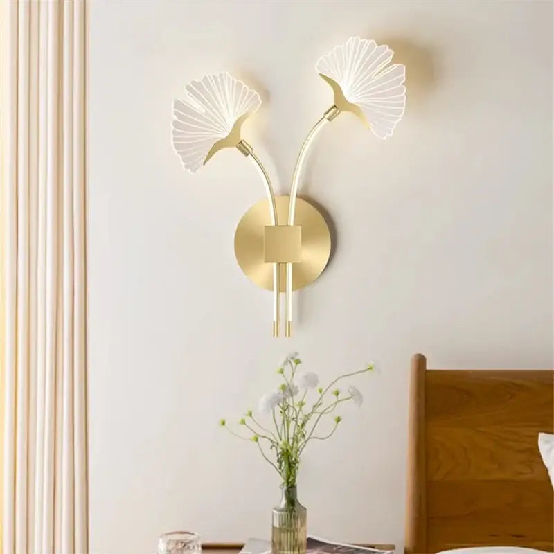 Applique Murale Fleur Avec Deux Feuilles Opposées En Aluminium