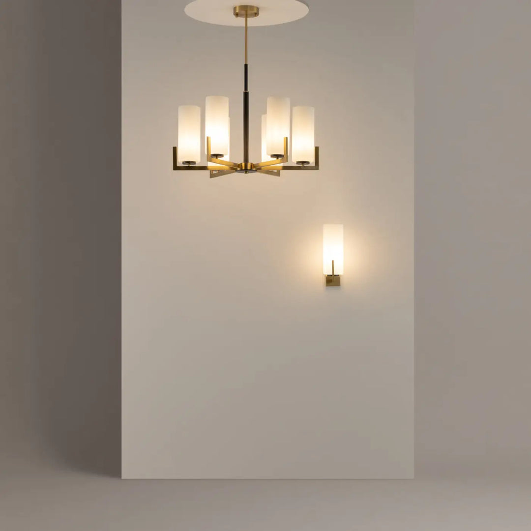 Applique murale fortano avec monture dorée art déco et chandelier moderne en laiton à six abat-jours en verre dépoli
