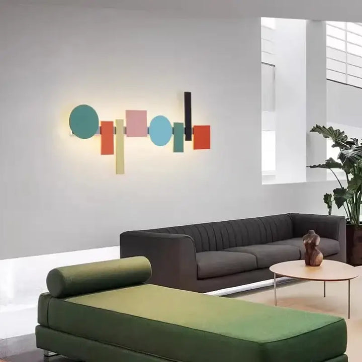 Applique murale géomatrique avec des carrés, ronds et rectangles

