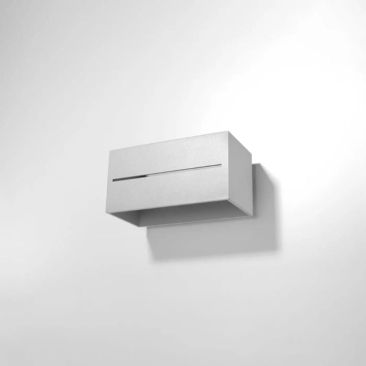 Applique murale moderne lobo maxi gris minimaliste avec perforation lobo et fente horizontale pour emission lumineuse
