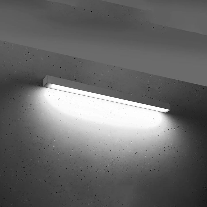 Applique murale collection pinne blanc led linéaire gris montée sur plafond béton avec module led et paramètres déclairage 4000k