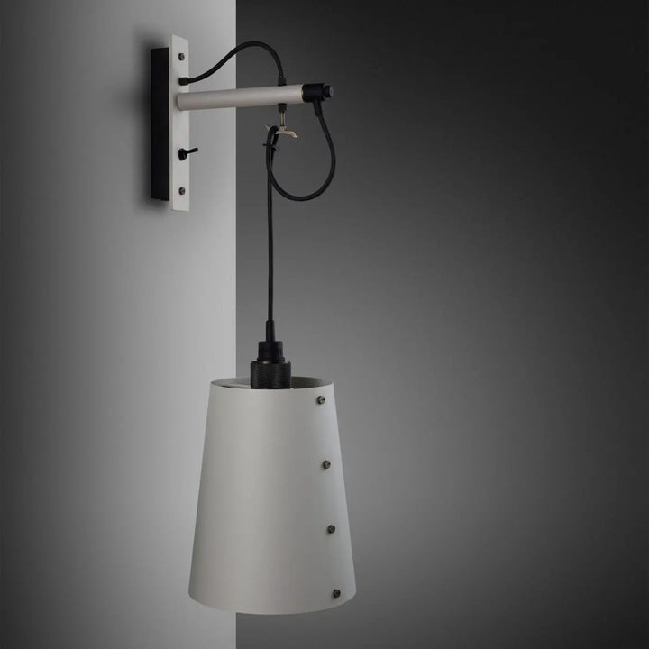 Applique murale Hooked grand modèle Pierre en bronze fumé #couleur_gris