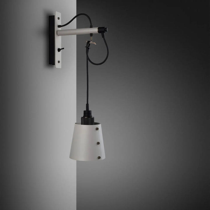 Applique murale Hooked petit modèle Pierre en bronze fumé #couleur_gris