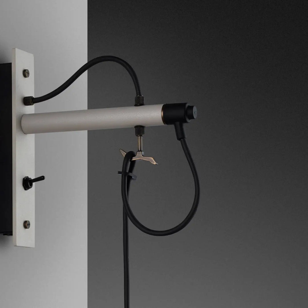 Applique murale Hooked petit modèle Pierre en bronze fumé #couleur_gris