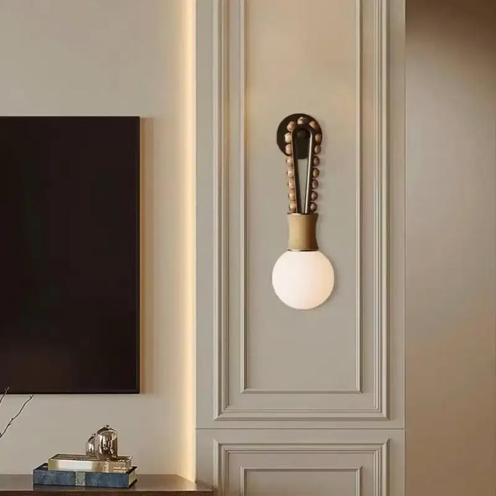 Applique murale en laiton avec globe en verre blanc design