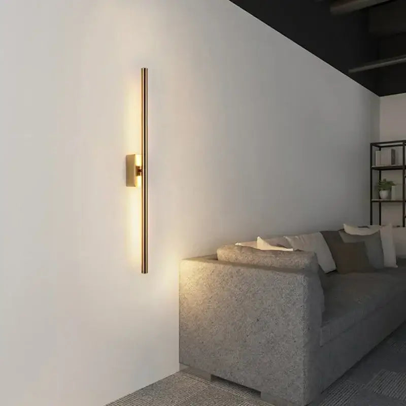 Applique Murale LED Au Design Épuré En Noir Et Doré