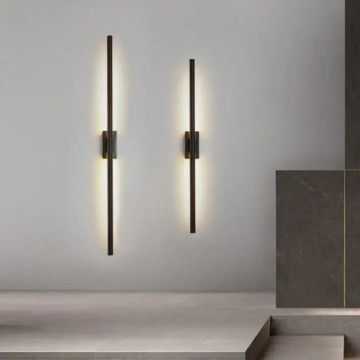 Applique Murale LED Au Design Épuré En Noir Et Doré