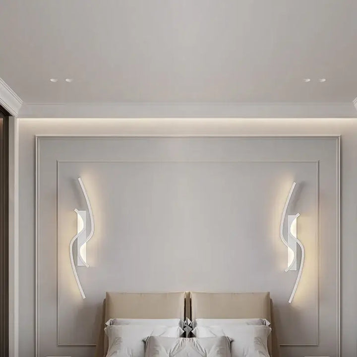 Applique murale LED avec deux barres courbées comme une vague

