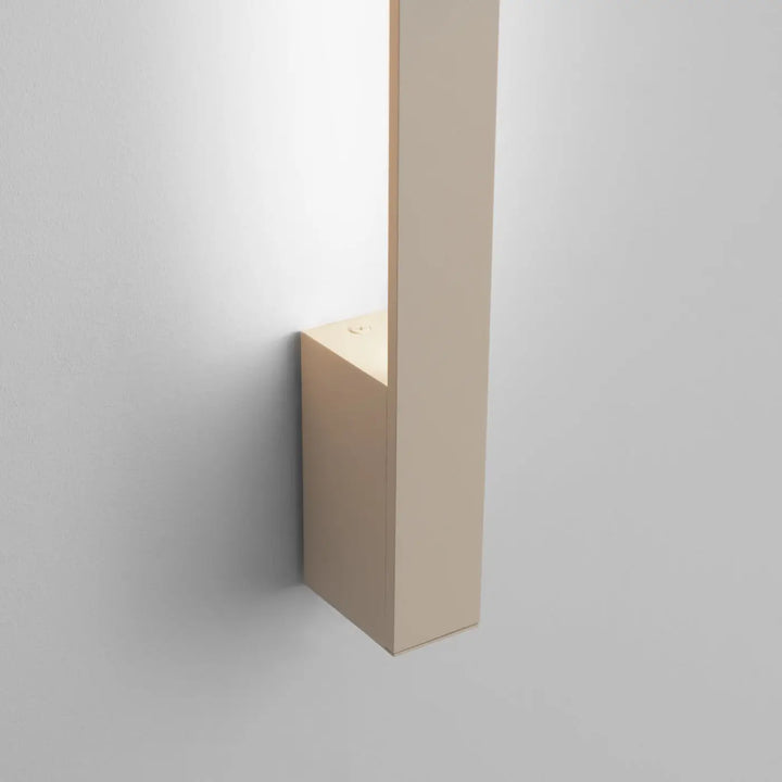 Applique murale sappo 150 led beige avec design minimaliste disponible en six variantes dont vert olive