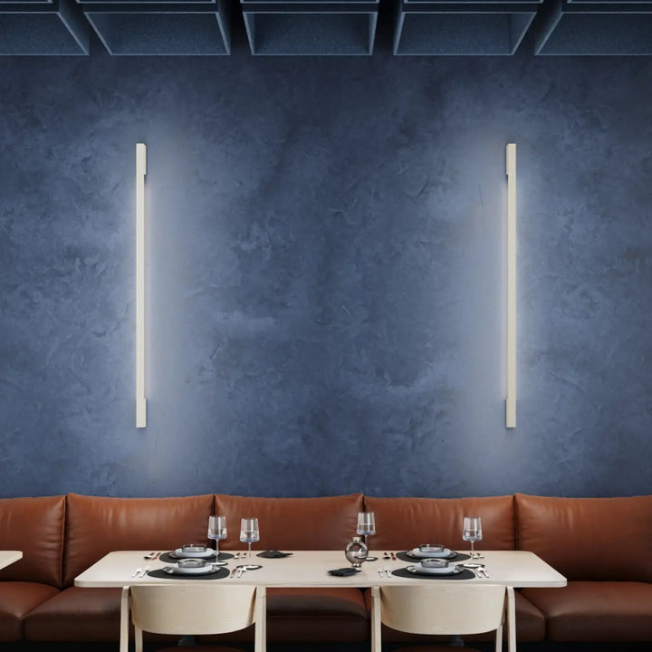 Deux appliques sappo 120 led 4000k beige avec éclairage blanc froid minimaliste et design vertical moderne
