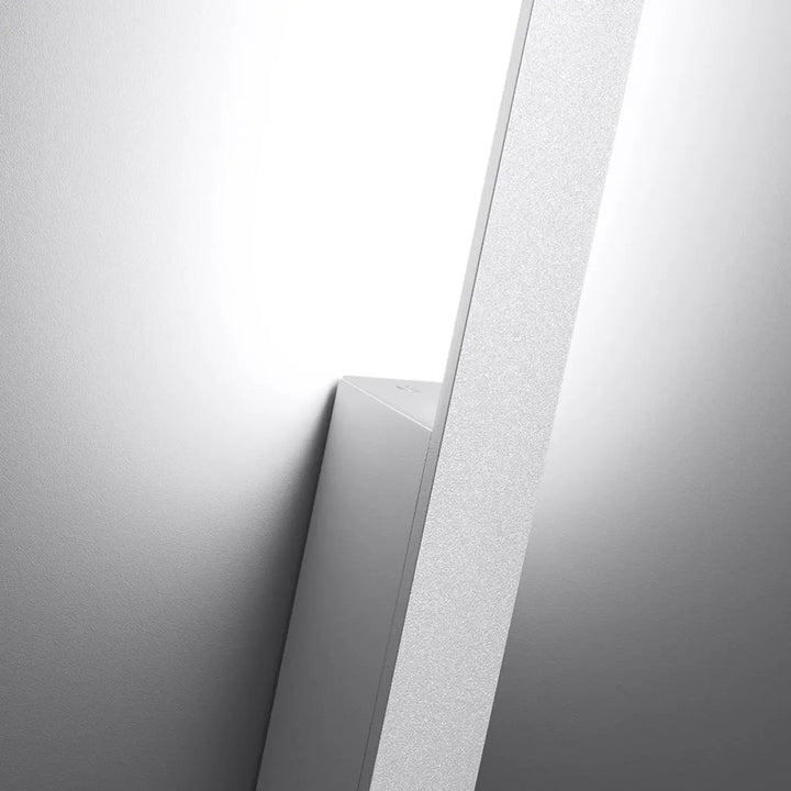 Applique murale lahti m 4000k blanc avec module led et boîtier étroit design minimaliste et surface texturée